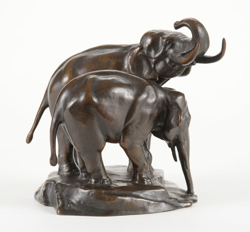 Peter Breuer . Elefanten an der Tränke . Bronze . Höhe 18 cm