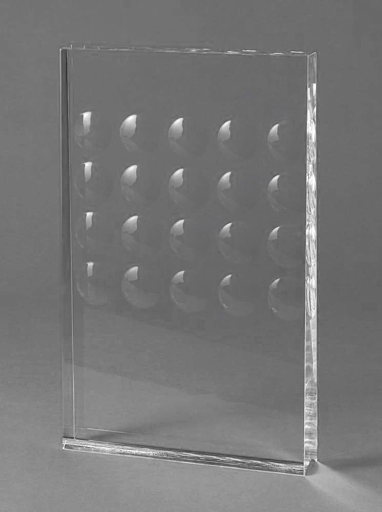 Adolf Luther. Linsenfacetten. 1978. Plexiglas. H 40cm, B 25cm