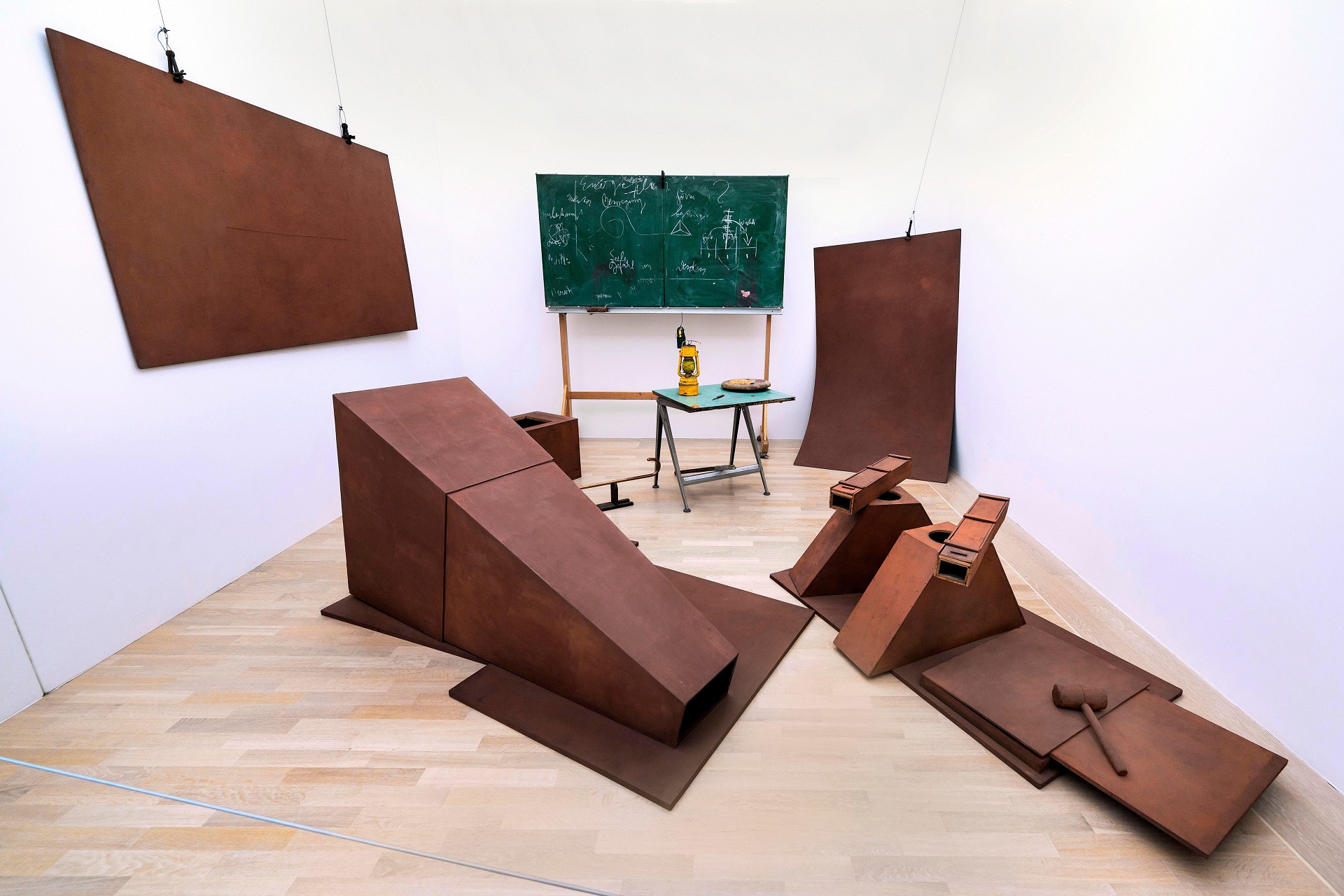 Joseph Beuys. Vor der Flucht aus dem Camp I. 1976. Galerie Lenbachhaus, München